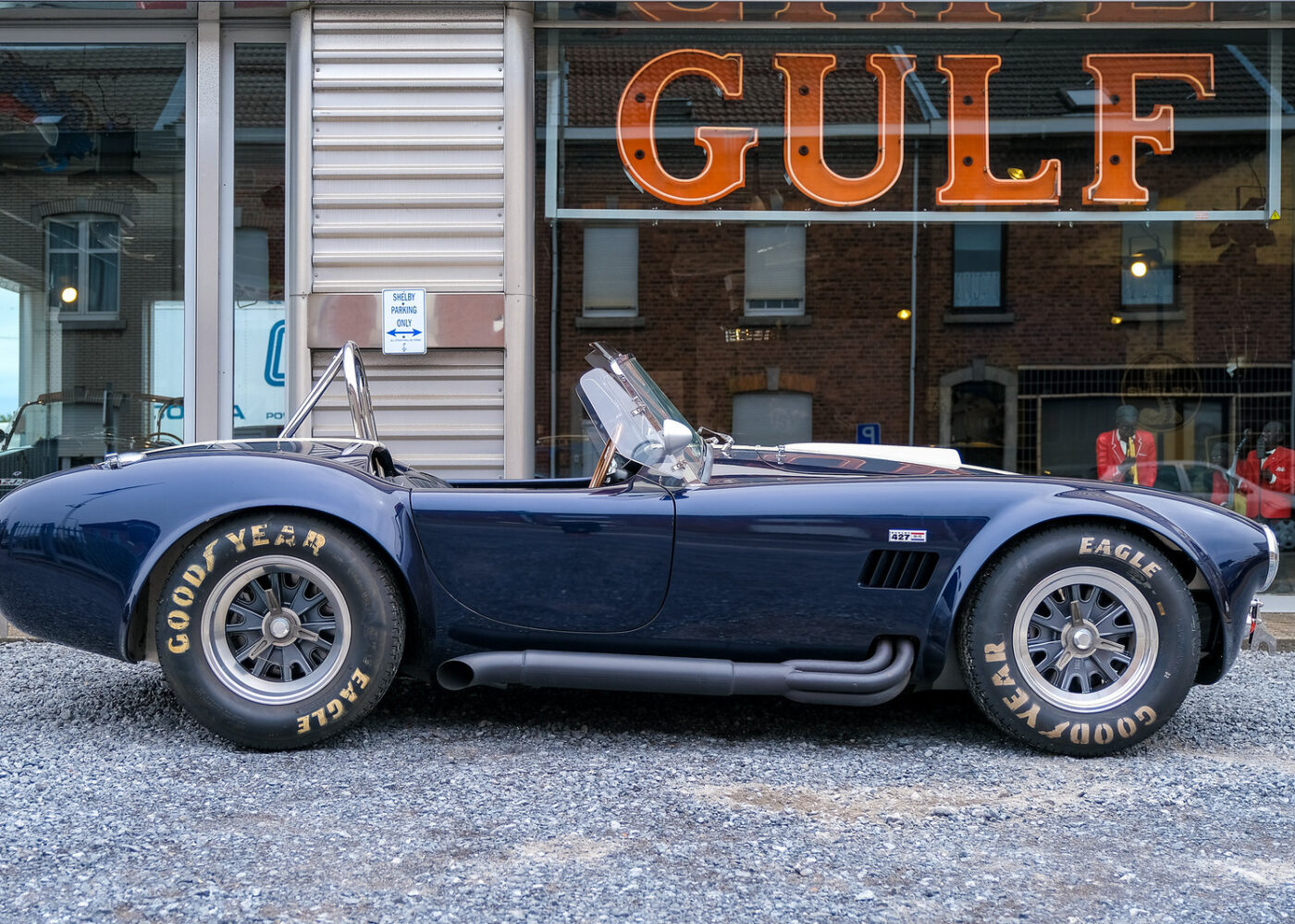 Shelby Cobra 427 bleue lignes blanches (19)